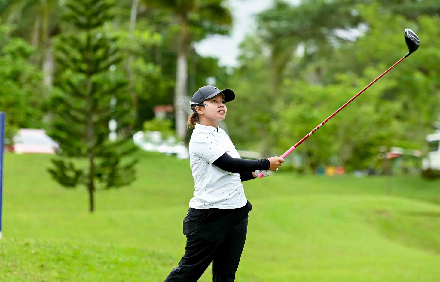 Constantino regains form, rides eagle-spiked 66 to 2-shot lead